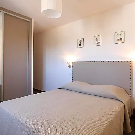 Catherine Aparthotel Calvi (Corsica)
