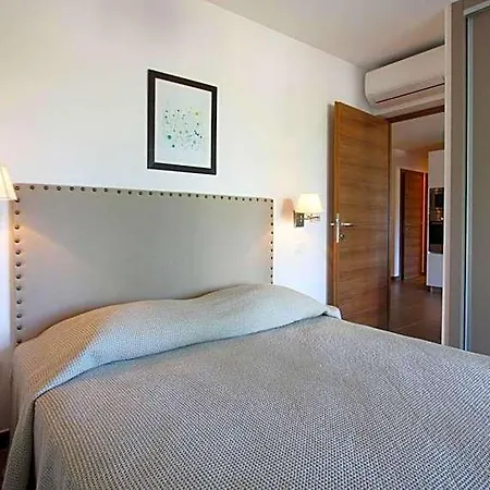 Catherine Aparthotel 4*