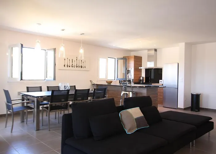 Catherine Aparthotel